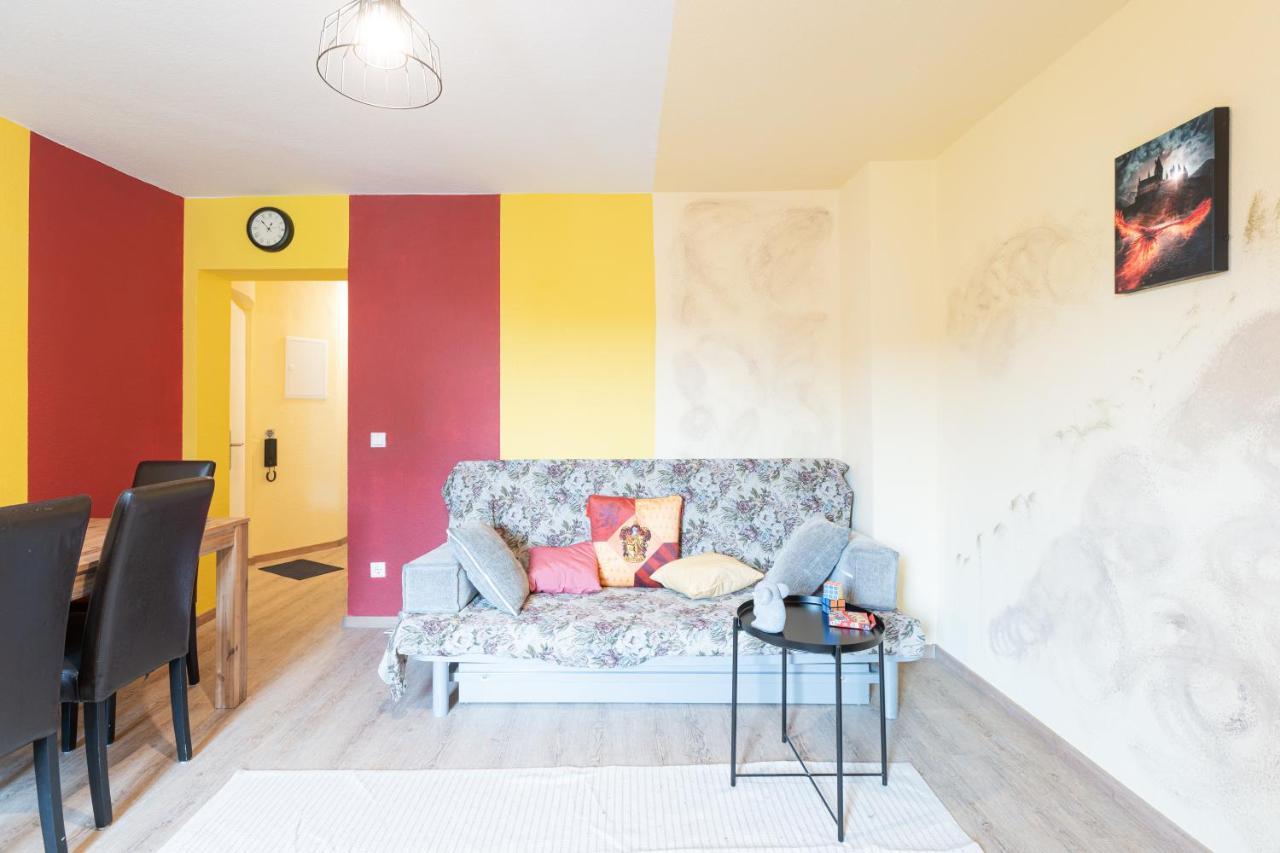 - Magical Harry Potter Apartment In Duisburg - 2 Mins Central Station Hbf - Kingsize Bed & Netflix - Exterior foto